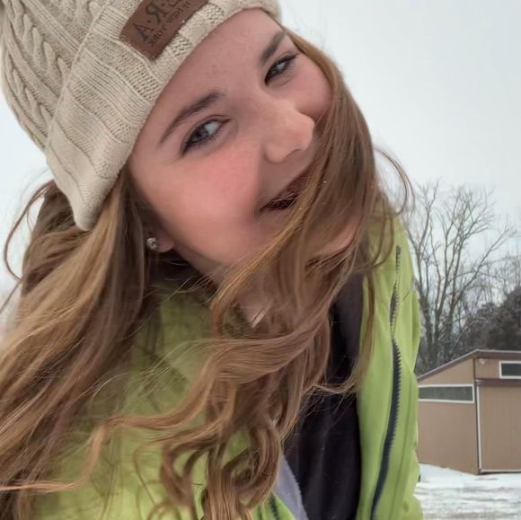 Meet your Posher, Bobbie-jo - Picture 1 of 1